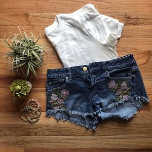 American Eagle | Jean Shorts floral embroidery